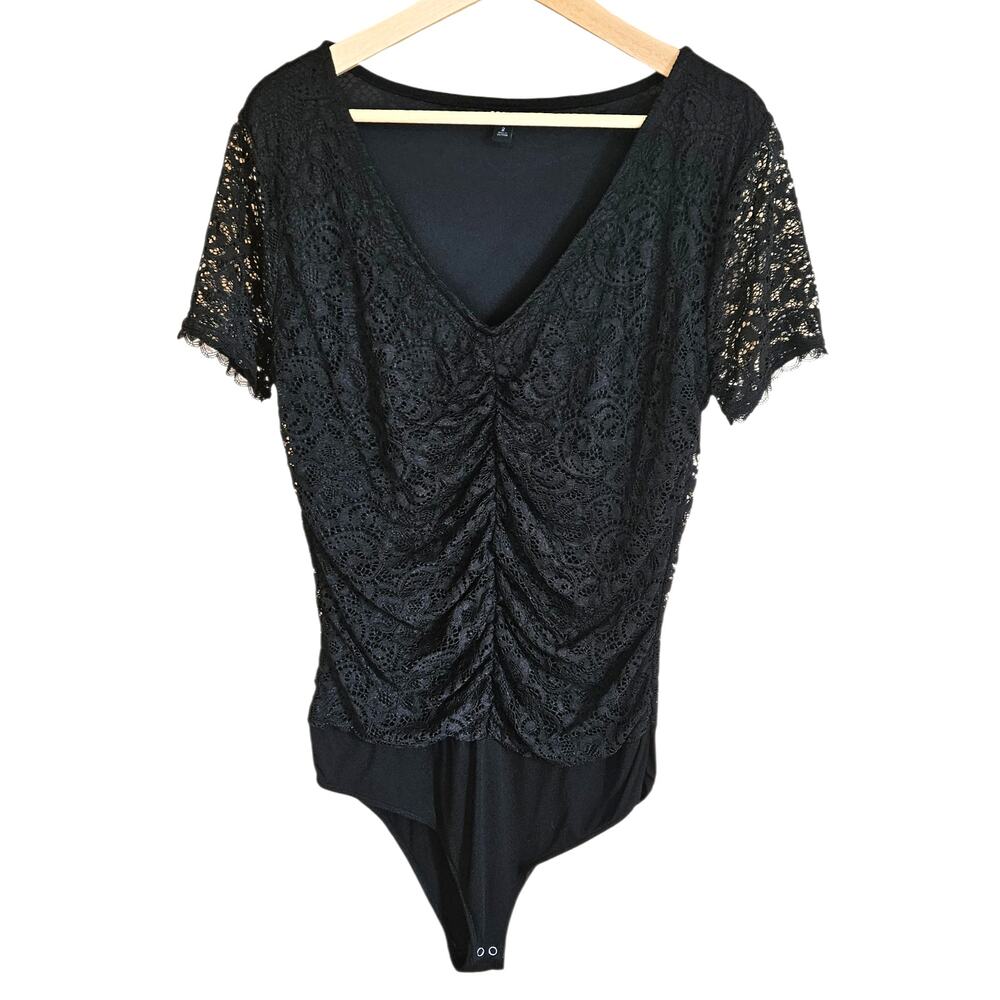 Torrid Women’s Lace Bodysuit Ruched Front Short Sleeve V-Neck Black Size 2 / 2X